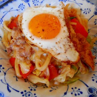 豚肉とキャベツのスタミナ味噌焼きうどん